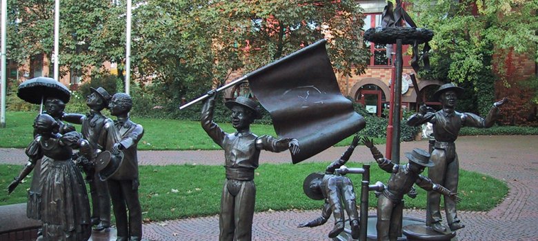 Brunnen mit Figuren auf dem unteren Morlaixplatz