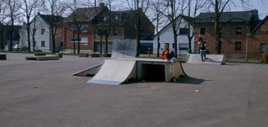 Skateranlage mit Rampen