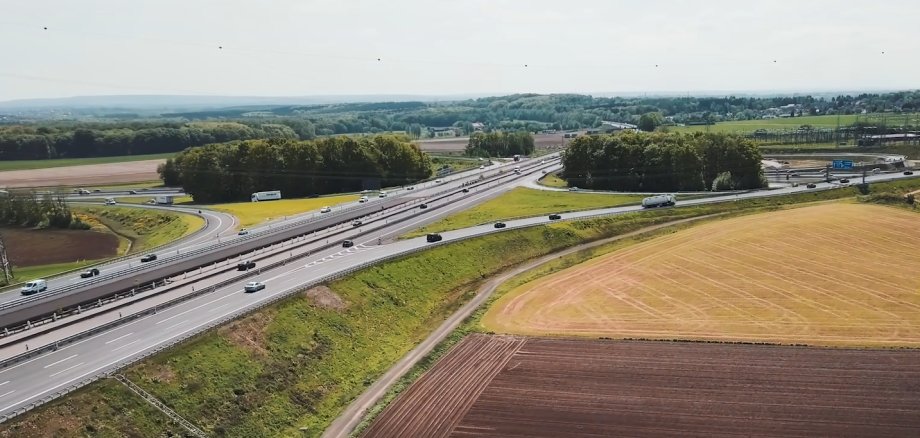 Luftaufnahme vom Autobahnkreuz Aachen.